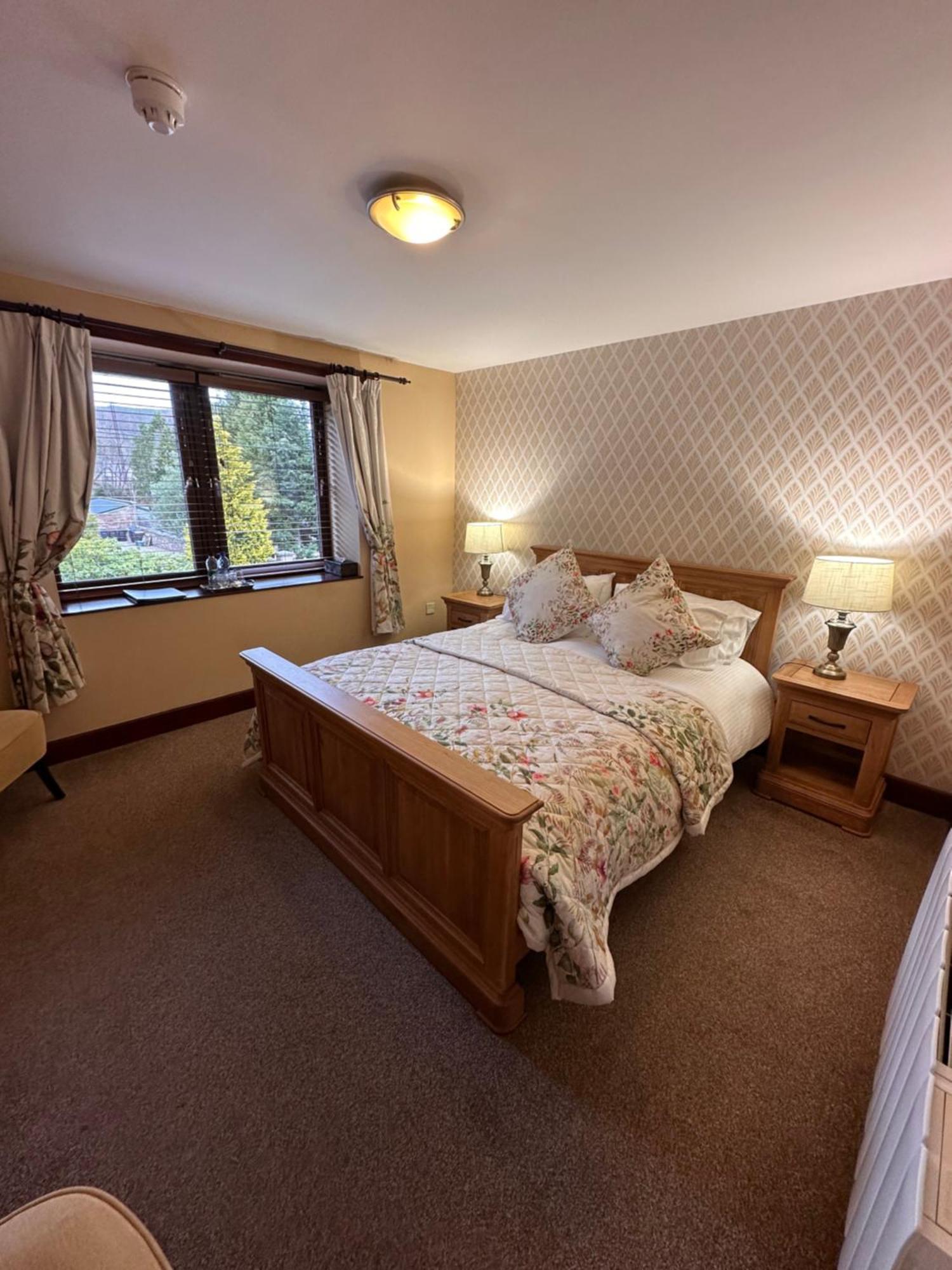 The Auld Kirk Bed & Breakfast Ballater Exterior foto